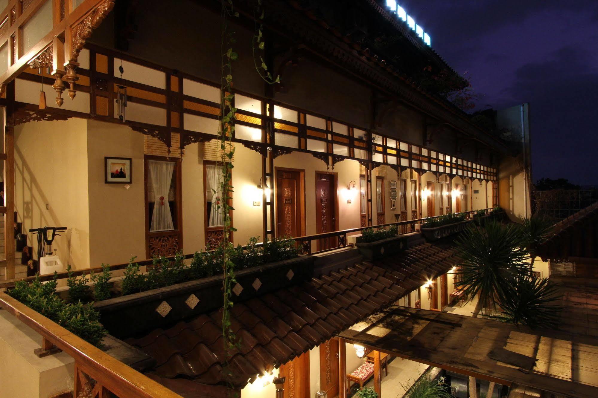 Urbanview Adya Nalendra Tugu Jogja Hotel Yogyakarta Exterior photo